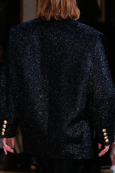 Look 11
